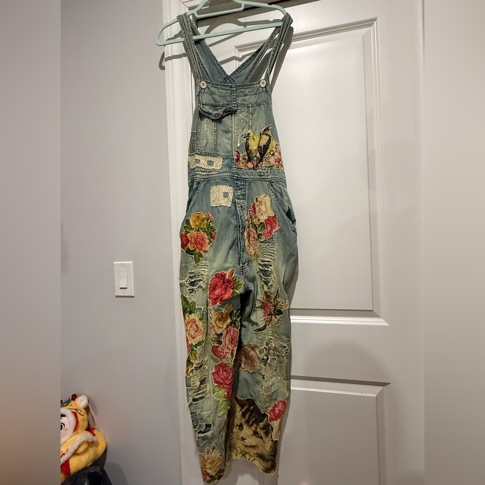 Magnolia Pearl floral appliqué denim overalls hand-distressing, fading - Picture 10 of 10